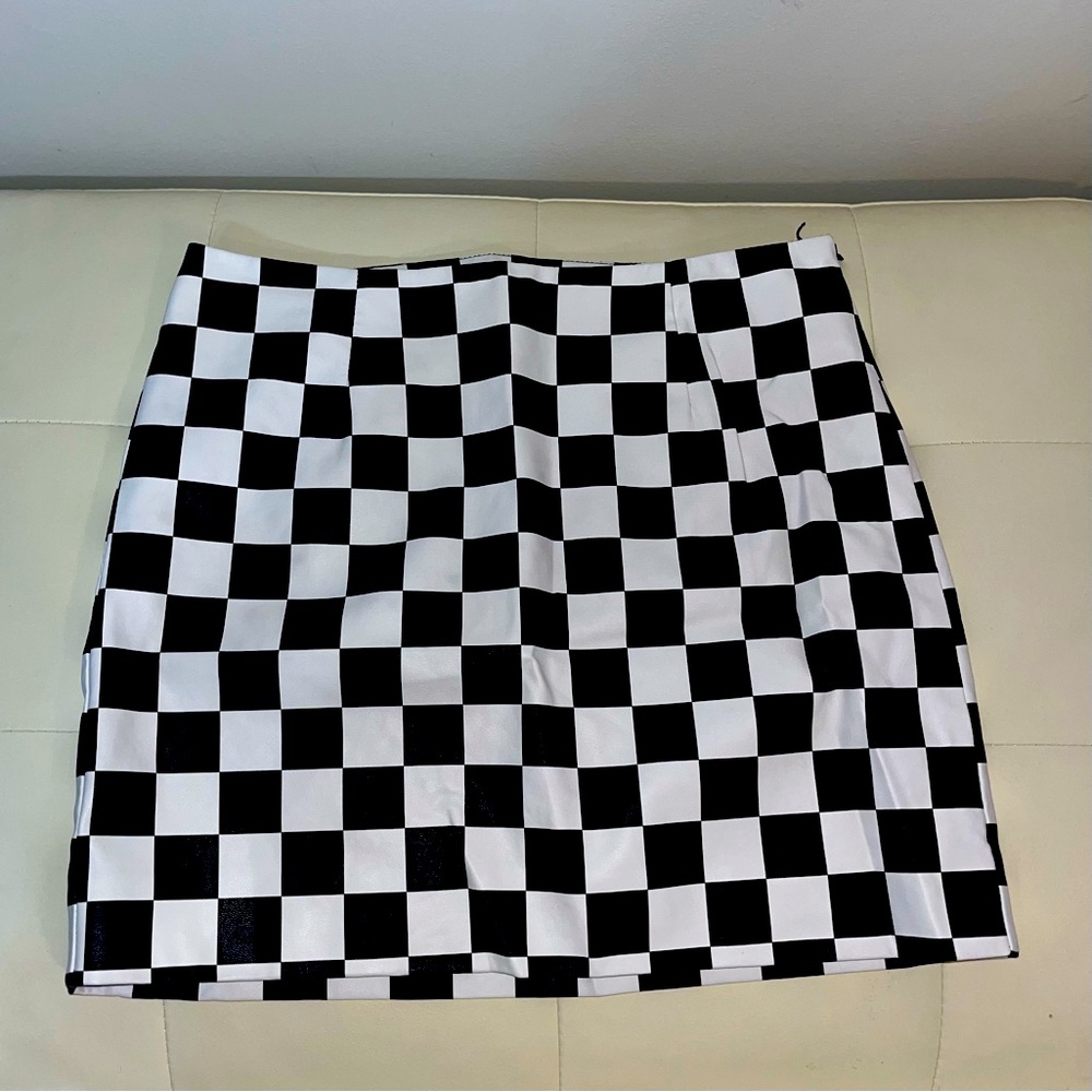 Forever 21 checkered print mini skirt